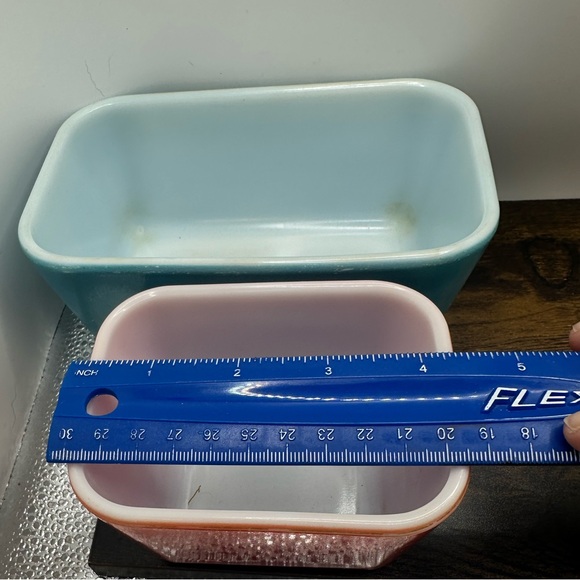 Pyrex Blue and Red Food Storage Containers - Picture 6 of 10